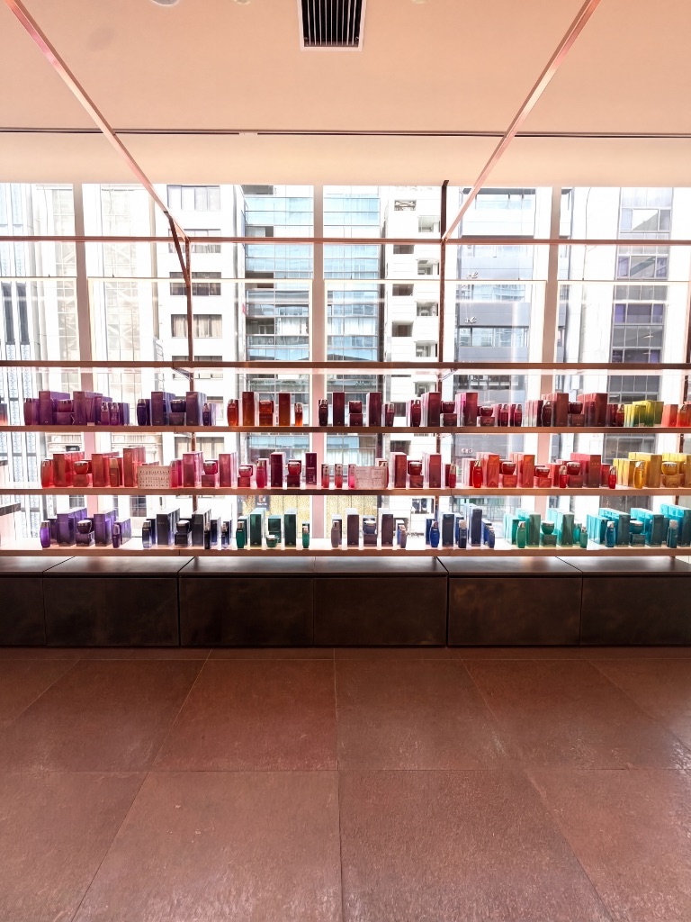 SEAM GINZA Aujua全ライン展示ウォール